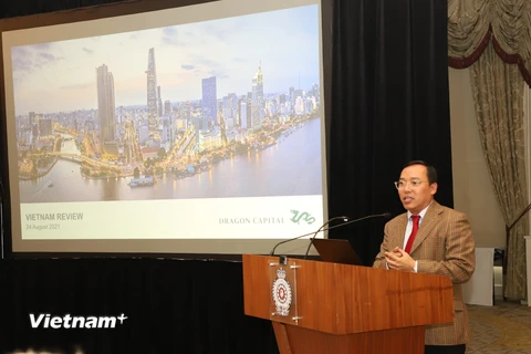 Đại sứ Nguyễn Hoàng Long phát biểu tại buổi hội thảo. (Ảnh: Đình Thư/Vietnam+)