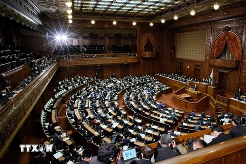 Quang cảnh phiên họp Quốc hội Nhật Bản ở thủ đô Tokyo ngày 18/1/2021. (Ảnh: AFP/TTXVN) 