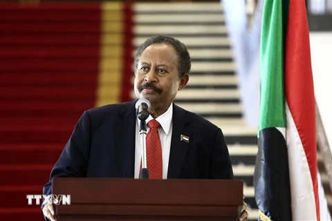 Thủ tướng Sudan Abdalla Hamdok trong một cuộc họp báo ở thủ đô Khartoum ngày 15/8/2021. (Ảnh: THX/TTXVN) 