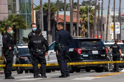 Ủy ban Giám sát hạt Los Angeles khẳng định mọi nhân viên sở cảnh sát cần phải báo cáo tình trạng tiêm chủng của mình. (Nguồn: AFP/Getty Images) 