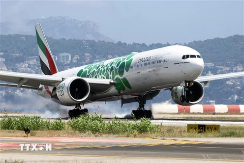 Máy bay Boeing 777 của Hãng hàng không Emirates. (Ảnh: AFP/TTXVN) 