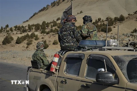 Các lực lượng Taliban tuần tra tại tỉnh Badghis, Afghanistan ngày 17/10/2021. (Ảnh: AFP/TTXVN) 