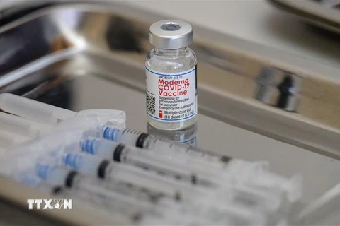 Vaccine ngừa COVID-19 của Moderna. (Ảnh: AFP/TTXVN) 