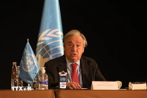 Tổng Thư ký Liên hợp quốc Antonio Guterres phát biểu trong cuộc họp báo tại Beirut, Liban, ngày 21/12/2021. (Ảnh: THX/TTXVN) 