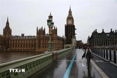 Thủ đô London của Anh vắng vẻ trong những ngày cuối năm. (Ảnh: AFP/TTXVN) 