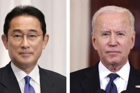Tổng thống Mỹ Joe Biden (phải) và Thủ tướng Nhật Bản Kishida Fumio. (Nguồn: kyodonews.net) 
