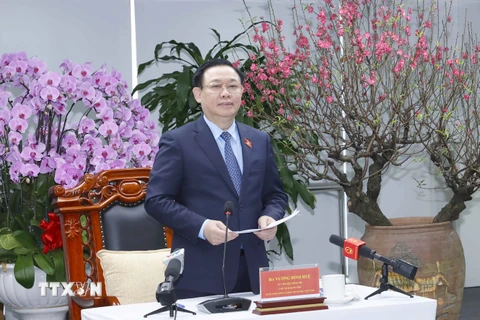 [Photo] Chủ tịch Quốc hội làm việc với Tập đoàn Dệt May Việt Nam