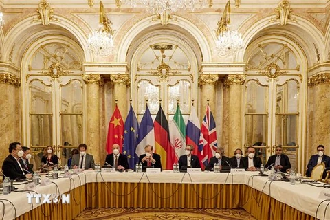 Quang cảnh vòng đàm phán nhằm khôi phục thỏa thuận hạt nhân Iran tại Vienna, Áo ngày 9/12/2021. (Ảnh: AFP/TTXVN) 