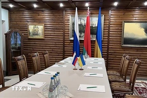 Quang cảnh chuẩn bị một cuộc gặp giữa quan chức Nga và Ukraine tại Thổ Nhĩ Kỳ. (Ảnh: AA/TTXVN) 