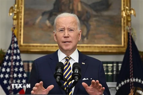 Tổng thống Mỹ Joe Biden ban hành lệnh cấm nhập khẩu dầu mỏ và khí đốt của Nga, trong bài phát biểu tại Nhà Trắng, ngày 8/3/2022. (Ảnh: AFP/TTXVN) 