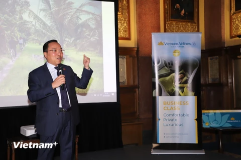 Đại sứ Việt Nam tại Anh Nguyễn Hoàng Long phát biểu tại sự kiện. (Nguồn: Vân Hải/Vietnam+) 