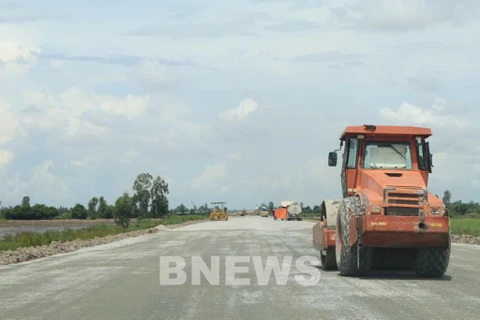 Tuyến Lộ Tẻ-Rạch Sỏi trong quá trình thi công. (Nguồn: Bnews/TTXVN) 