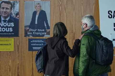 ​Với trên 90% số phiếu được kiểm ở vòng một, ông Macron giành được 28-29% số phiếu ủng hộ trong khi bà Le Pen được khoảng 22-24%. (Nguồn: Getty Images) 