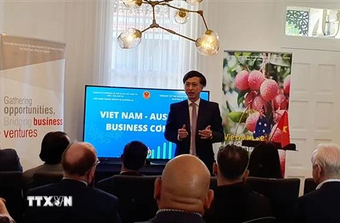 Đại sứ Việt Nam tại Australia Nguyễn Tất Thành tại buổi gặp gỡ. (Ảnh: Diệu Linh/TTXVN) 