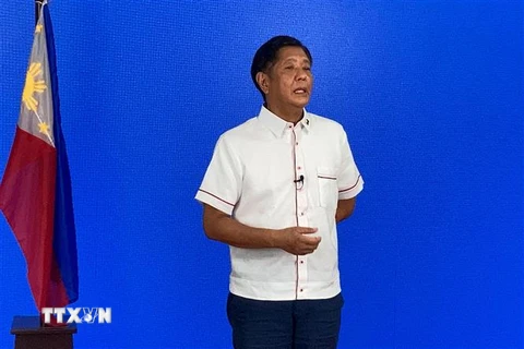 Ông Ferdinand Marcos Jr. phát biểu với báo giới tại Manila ngày 9/5/2022. (Ảnh: AFP/TTXVN) 