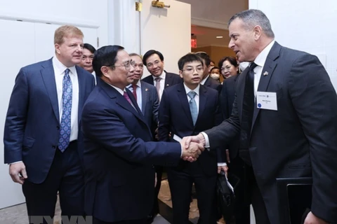 Thủ tướng Phạm Minh Chính với các nhà đầu tư và doanh nghiệp Hoa Kỳ. (Ảnh: Dương Giang/TTXVN) 