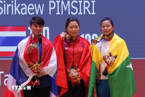 [Photo] Cô gái dân tộc Giáy Hoàng Thị Duyên phá kỷ lục SEA Games