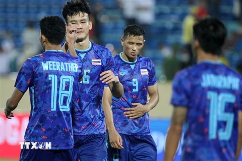 Niềm vui của các cầu thủ Thái Lan sau khi trận đấu kết thúc với U23 Indonesia. (Ảnh: Quốc Khánh/TTXVN) 