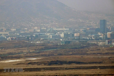 Quang cảnh khu công nghiệp chung liên Triều Kaesong tại thị trấn Kaesong, Triều Tiên. (Ảnh: AFP/TTXVN) 