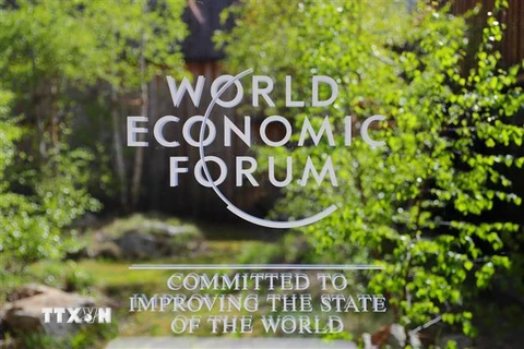 Biểu tượng Diễn đàn Kinh tế thế giới (WEF) tại Davos, Thụy Sĩ, ngày 21/5/2022. (Ảnh: THX/TTXVN) 