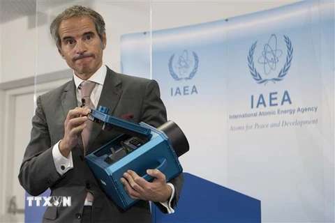 Tổng Giám đốc Cơ quan Năng lượng Nguyên tử Quốc tế (IAEA) Rafael Grossi ngày 9/6/2022 cho biết Iran đang gỡ bỏ 27 camera giám sát tại các cơ sở hạt nhân, được lắp đặt theo thỏa thuận hạt nhân Kế hoạch hành động chung toàn diện (JCPOA) mà nước này ký với n