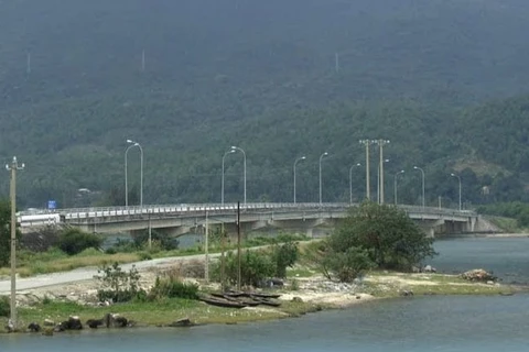 Cầu Lăng Cô, nơi xảy ra vụ hỗn chiến. (Nguồn: thanhnien.vn) 