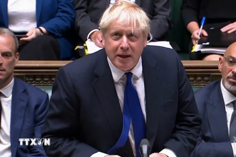 Thủ tướng Anh Boris Johnson phát biểu tại phiên điều trần trước Quốc hội ở London ngày 6/7/2022. (Ảnh: AFP/TTXVN) 