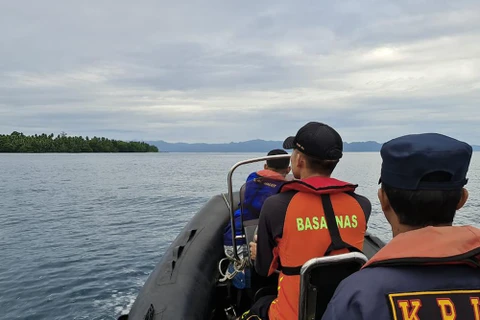 13 người mất tích khi con tàu chở 77 hành khách bị chìm ở vùng biển ngoài khơi tỉnh North Maluku. (Nguồn: AP) 