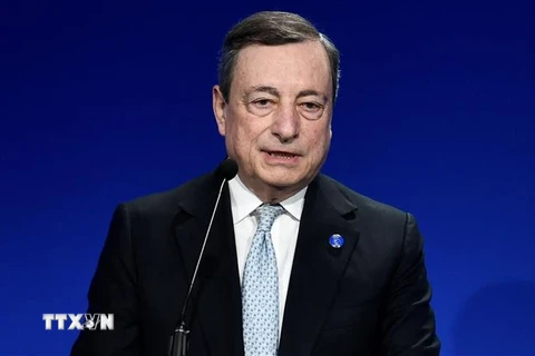 Thủ tướng Italy Mario Draghi phát biểu tại một cuộc họp ở Paris, Pháp ngày 9/6/2022. (Ảnh: AFP/TTXVN) 