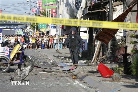 Hiện trường một vụ đánh bom tại bến xe buýt ở Zamboanga, Mindanao, Philippines. (Ảnh: AFP/TTXVN) 