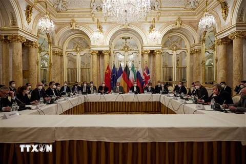 Toàn cảnh vòng đàm phán khôi phục thỏa thuận hạt nhân Iran, có tên gọi Kế hoạch hành động chung toàn diện (JCPOA), tại Vienna (Áo) ngày 27/12/2021. (Ảnh: AFP/TTXVN) 