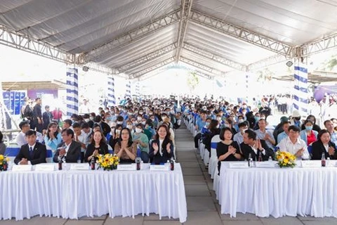 Đại hội tuyển dụng NovaGroup thu hút đông đảo người lao động. (Nguồn: Vietnam+) 