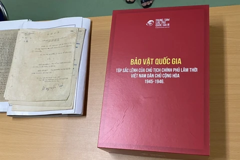 Tập Sắc lệnh của Chủ tịch Chính phủ Lâm thời nước Việt Nam Dân chủ Cộng hòa 1945-1946. (Nguồn: cand.com.vn) 