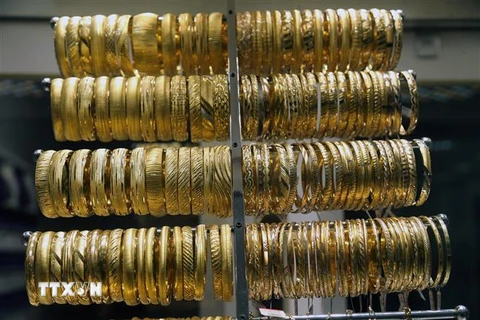 Trang sức vàng được bày bán tại tiệm kim hoàn ở Ankara, Thổ Nhĩ Kỳ, ngày 14/2/2022. (Ảnh: THX/TTXVN) 