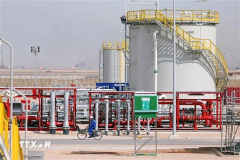 Một cơ sở lọc dầu tại Basra, miền Nam Iraq. (Ảnh: AFP/ TTXVN) 