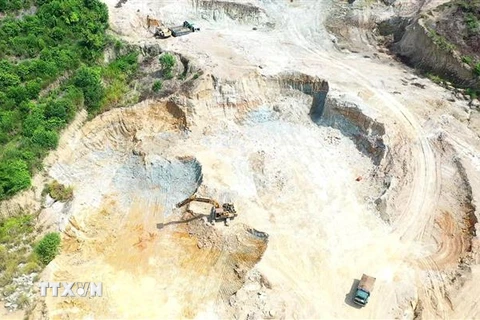 Khu vực mỏ đất Dông Cây Dừa do Công ty TNHH Lý Tuấn khai thác. (Ảnh: Lê Ngọc Phước/TTXVN)
