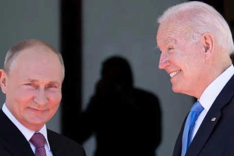 Tổng thống Mỹ Joe Biden (phải) với người đồng cấp Nga Vladimir Putin. (Nguồn: AFP/Getty Images) 