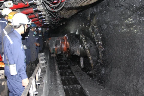 Khai thác than dưới hầm lò ở Công ty Cổ phần than Núi Béo. (Nguồn: laodong.vn) 