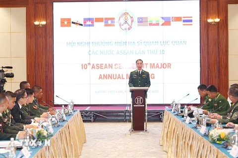 Đại tá Dương Quý Nam, Viện trưởng Viện Quan hệ Quốc tế về Quốc phòng của Việt Nam, phát biểu khai mạc hội nghị. (Ảnh: Trọng Đức/TTXVN) 