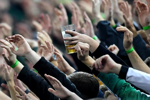 Bia tại World Cup 2022 có thể bán với giá gần 14 USD nửa lít