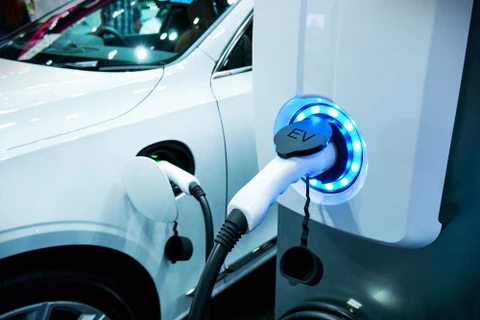 Indonesia đặt mục tiêu có ít nhất 1,2 triệu xe máy điện và 35.000 ôtô điện được đăng ký sử dụng vào năm 2024. (Nguồn: Shutterstock)