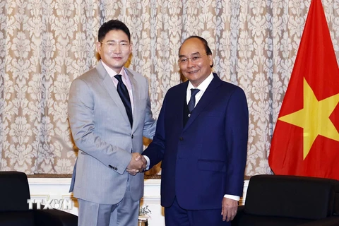 Chủ tịch nước Nguyễn Xuân Phúc tiếp Chủ tịch Tập đoàn Hyosung Cho Hyun-joon. (Ảnh: Thống Nhất/TTXVN) 