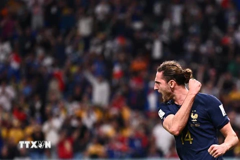 Tiền vệ Adrien Rabiot ăn mừng bàn thắng gỡ hòa 1-1 cho đội tuyển Pháp vào lưới đội tuyển Australia. (Ảnh: AFP/TTXVN) 