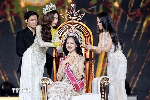 Khoảnh khắc đăng quang của tân Hoa hậu Việt Nam Huỳnh Thị Thanh Thủy
