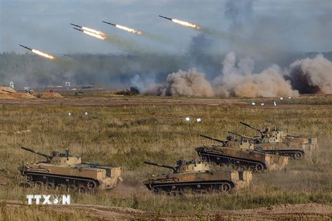 Cuộc tập trận quân sự chung "Zapad-2021" của các lực lượng vũ trang Nga và Belarus tại căn cứ Mulino ở vùng Nizhny Novgorod, cách thủ đô Moskva khoảng 350km về phía Đông, ngày 13/9/2021. (Ảnh: AFP/TTXVN)