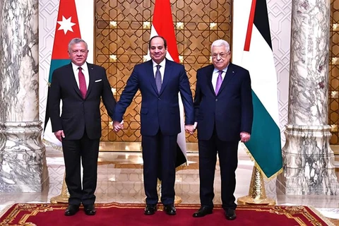 Tổng thống Ai Cập Abdel-Fattah El-Sisi (giữa), Tổng thống Palestine Mahmoud Abbas (phải) và Quốc vương Jordan Abdullah II. (Nguồn: Ahram)