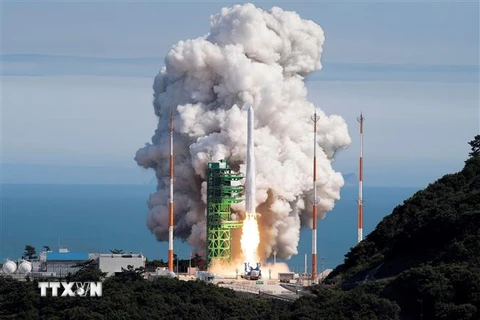 Tên lửa đẩy Nuri được phóng từ Trung tâm vũ trụ Naro ở Goheung, Hàn Quốc ngày 21/6/2022. (Ảnh: AFP/TTXVN)