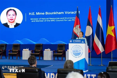 Bộ trưởng Tài nguyên và Môi trường Lào, bà Bounkham Vorachit, phát biểu khai mạc hội nghị. (Ảnh: Phạm Kiên/TTXVN)