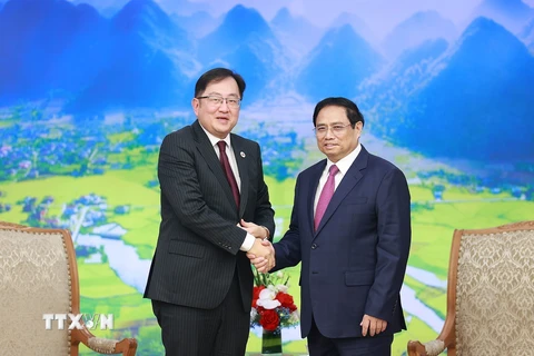Thủ tướng Phạm Minh Chính tiếp Đại sứ Malaysia tại Việt Nam Dato’ Tan Yang Thai. (Ảnh: Dương Giang/TTXVN)