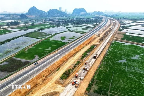 Tuyến Cao tốc Mai Sơn-Quốc lộ 45. (Ảnh: Tuấn Anh/TTXVN)